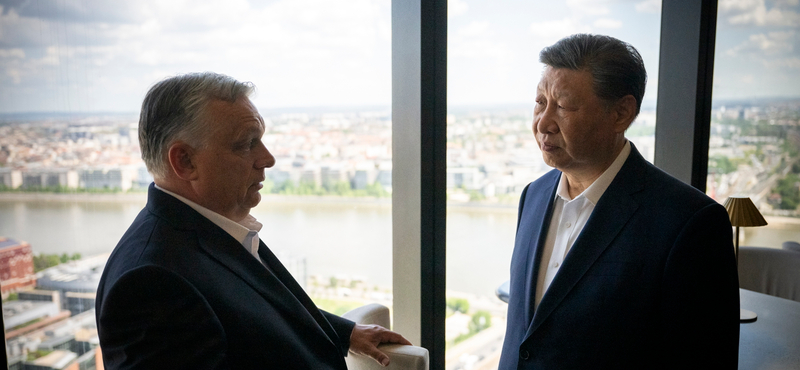 Orbán a tibeti zászló letakarását a vendégjoggal indokolta, és jelezte: itthon szabad a vélemény, de csak jóval távolabb 