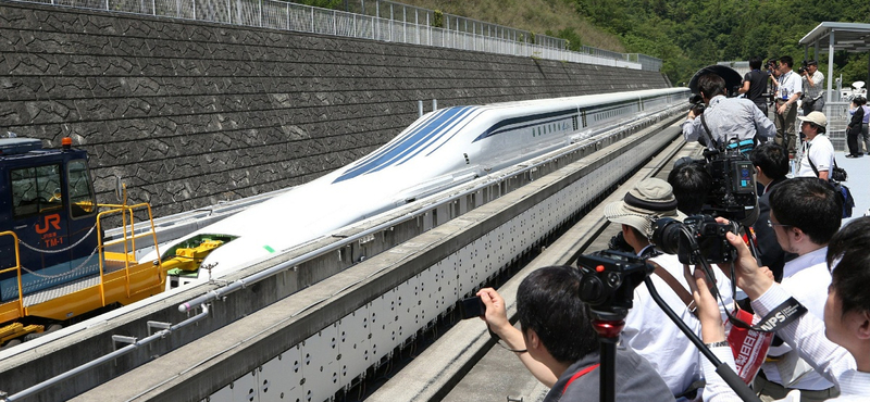 A japán mágnesvasút 590 km/h-val száguldott