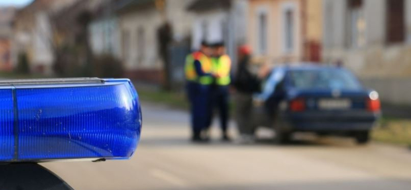 Pénzt kért kölcsön a taxistól, bicskával nyomatékosította a felszólítást