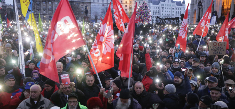 Halvány vonulás követte a meggyőző tüntetést