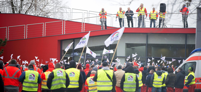 Négyezer Audi-dolgozó sztrájkolt Győrben