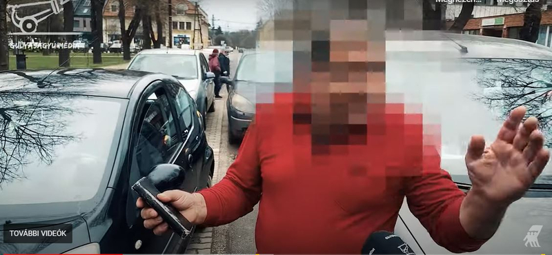 K. Endre beletolatott egy újságíróstáb autójába, majd barátja kezdte lökdösni a riportereket – videó