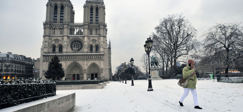 Lecserélik a Notre-Dame harangjait