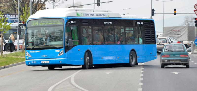 Garázsba kerülnek a BKV környezetbarát buszai, annyira elszálltak a gázárak 