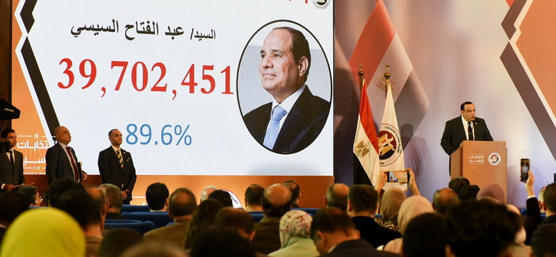 Közel 90 százalékos támogatottsággal választották újra az egyiptomi elnököt