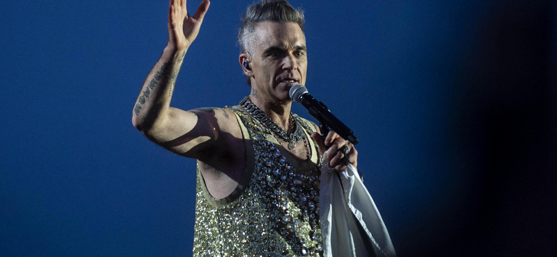 Megszólalt Robbie Williams a koncertjén meghalt rajongó kapcsán