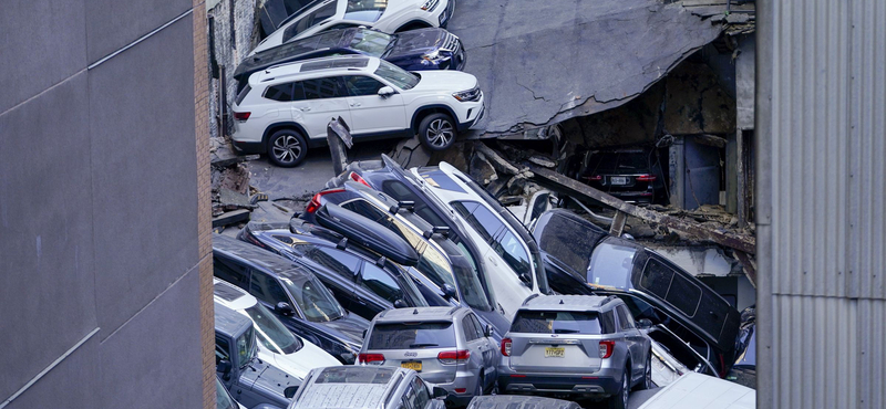 Részben összeomlott egy parkolóház Manhattanben