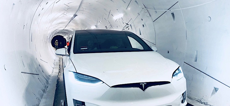 12 személyes, föld alatt suhanó kisbuszt fejleszthet a Tesla