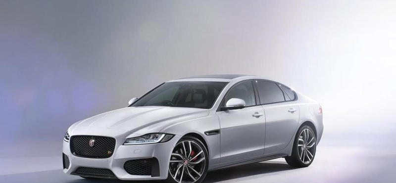 A Temze fölött kötéltáncolt az új Jaguar XF – videó