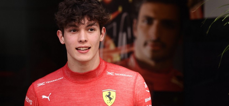 Ki ez a csodagyerek, aki 18 évesen rajthoz állhat a Ferrari F1-es autójával?