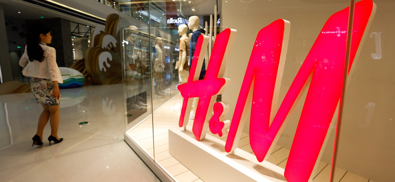 Megfenyegette Hszincsiang kormányszóvivője a bojkottot hirdető H&M-et