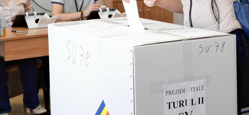 Hiába állt ki Orbán a szélsőjobboldali román jelölt mellett, Magyarországról alig szavazott rá valaki