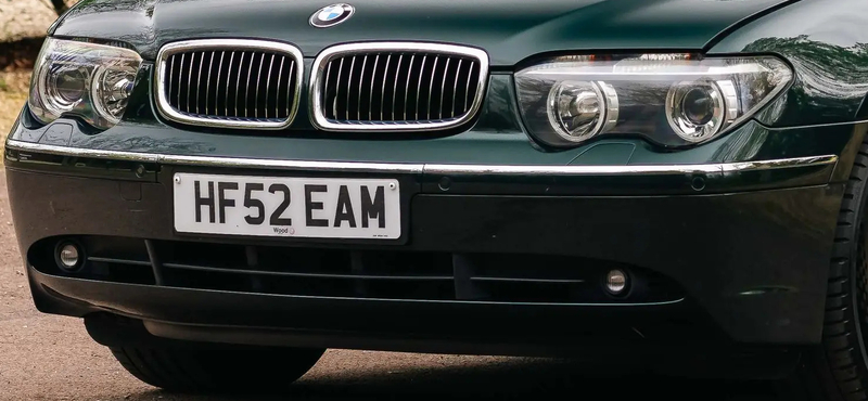 Szinte filléres luxus: eladó az ománi szultán alig használt régi 7-es BMW-je