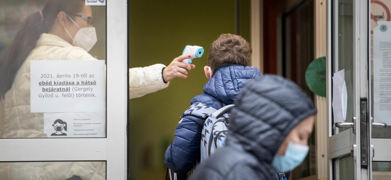 A Nemzeti Pedagógus Kar elnöke pánikhelyzet kialakulásától tart az iskolákban