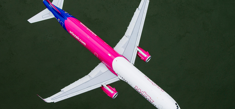 16 látványos fotót posztolt a Wizz Air a vasárnapi, Duna fölötti nagy mutatványról