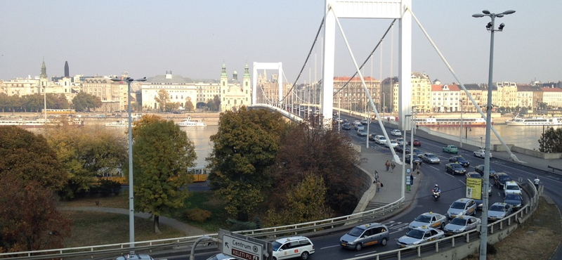 Ezer taxi vonult fel Budapesten