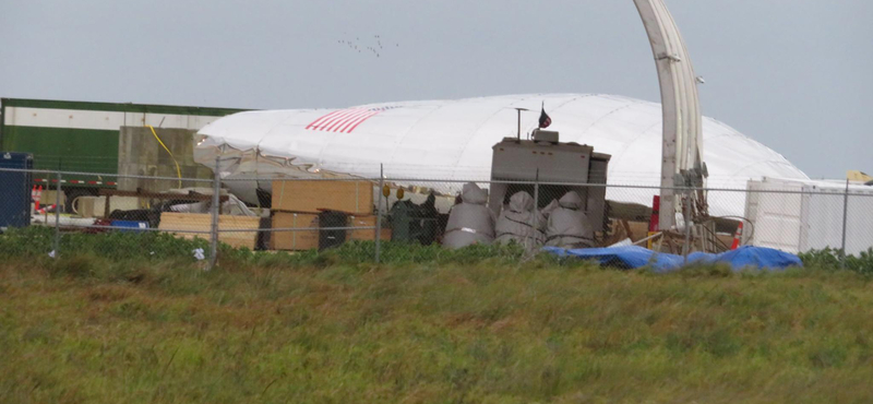 Feldöntötte a szél a SpaceX Csillaghajóját