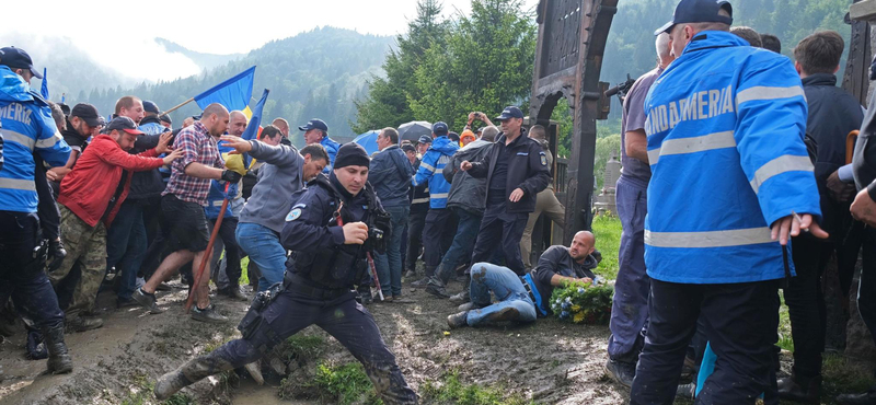 Kitüntették az úzvölgyi temetőfoglaló román nacionalistákat