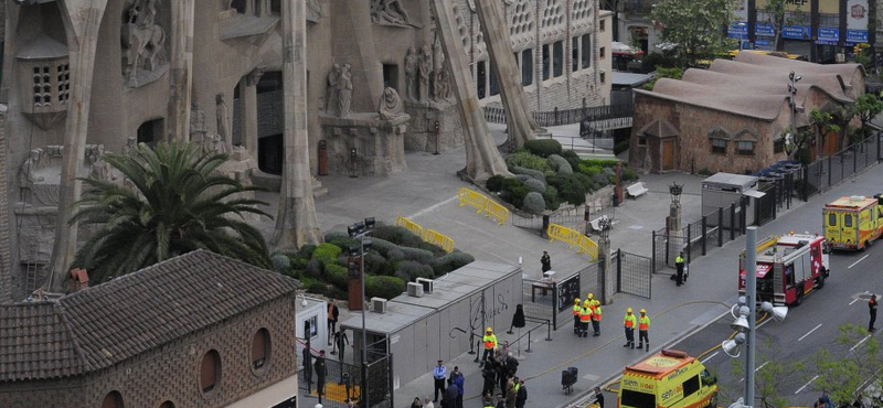 Kigyulladt a barcelonai Sagrada Familia