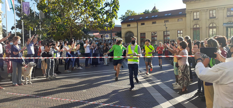 Befutottak Szegedre a színművészetisek