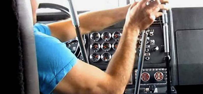 A nap videója: egy labirintus semmi ehhez képest a 20 fokozatú kézi sebváltóhoz képest