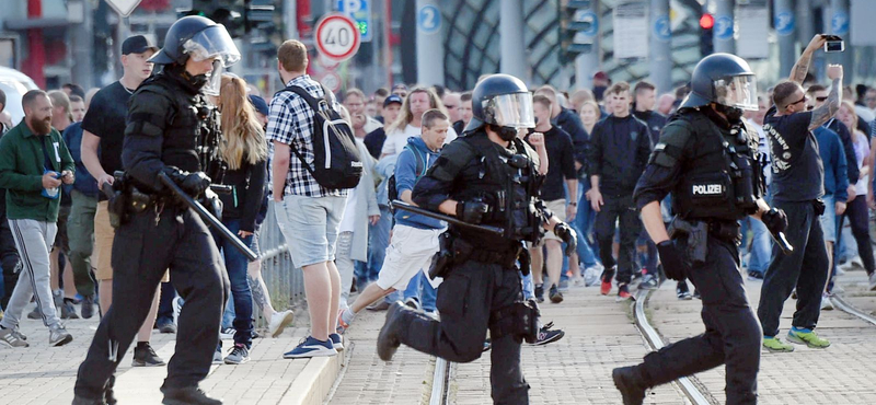 Megszólalt Merkel a chemnitzi tüntetésről