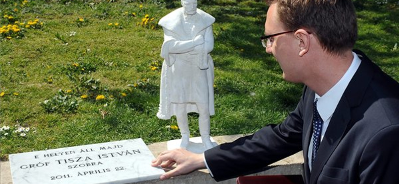 Letették Tisza István szobrának alapkövét