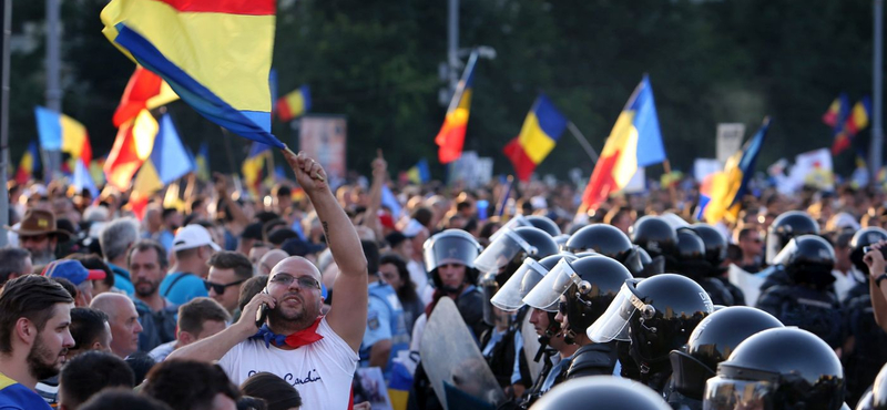 Betiltottak egy kormányellenes tüntetést Romániában, mert kellett a hely a külügynek