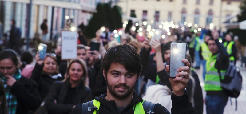 A város és a környék iskoláiért tüntettek Szegeden