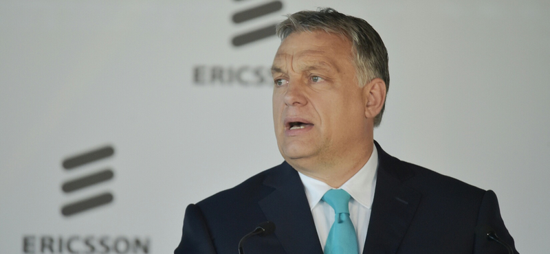 Orbán átadott egy székházat, és közben a valóság meghajlításáról beszélt