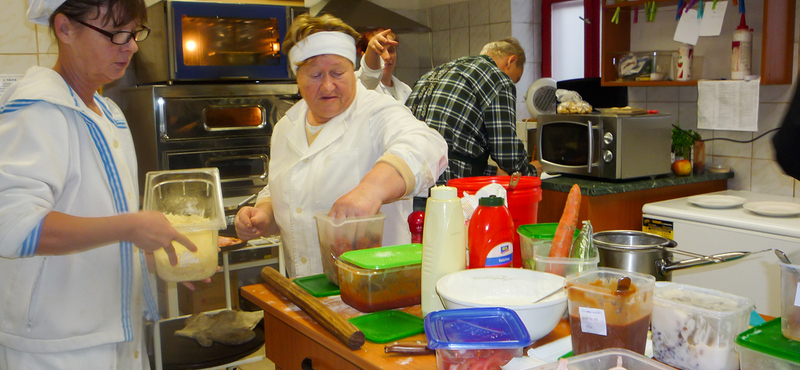 Megmenthetik a falut, megmenthetik magukat a másutt út széli munkára hajtott közmunkások