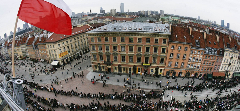 Rekordszinten a lengyel foglalkoztatottak száma