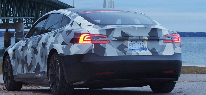 1210 kilométert egy töltéssel: szuper akkumulátor a Tesla Model S-ben