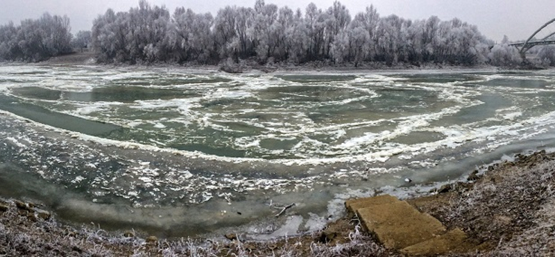 Félelmetesen gyönyörű a befagyott Tisza – fotó