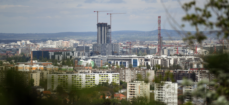 Tényleg belerondít a panorámába a Mol toronyháza?