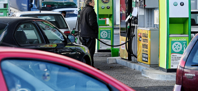 Nagyot esik az üzemanyagok ára szerdán