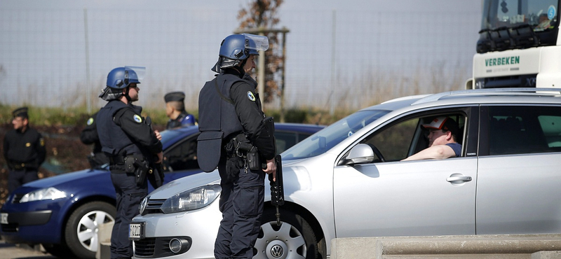 Szórakozott a fegyverével, agyonlőtte társát egy francia rendőr