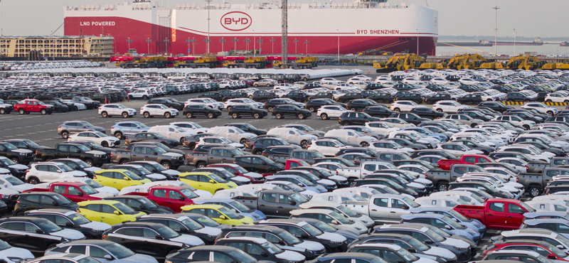 A kínai ingatlanpiachoz hasonló lufit fúj éppen a BYD a hazai versenytársak szerint