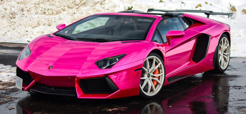 Barbie rózsaszín ez a 700 lóerős Lamborghini, de nem ezért vitték el a rendőrök