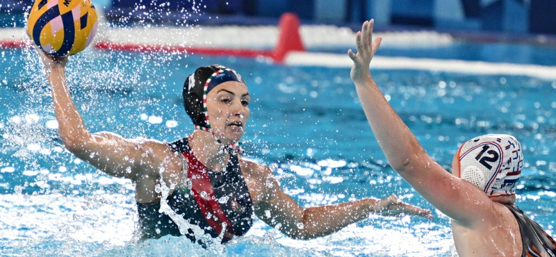 Confident success, Hungary women's water polo team beats Canada 12-7