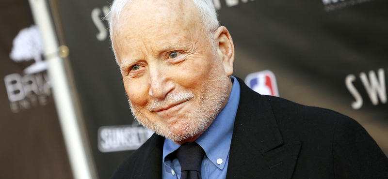 A Cápáról kellett volna beszélnie, ehelyett homofób és szexista megjegyzéseket tett Richard Dreyfuss