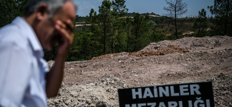 Kutyamenhely mellé temetik tömegsírba a török puccsistákat