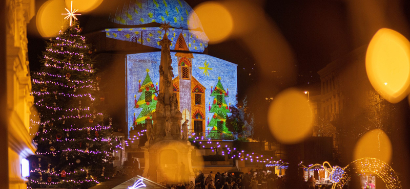 Fényfestéssel ünnepelte Pécs advent utolsó vasárnapját