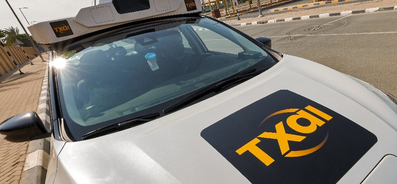 Elindultak az önvezető taxik a Abu-Dzabiban