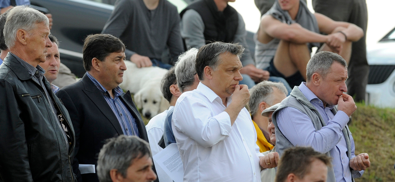 Orbán épp egy olyan adatot hagyott ki a vagyonnyilatkozatából, amire a civileket köteleznék