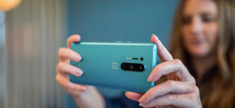 Független tesztelő: a OnePlus 8 Pro kamerája jobb a Samsung Galaxy S20+-énál