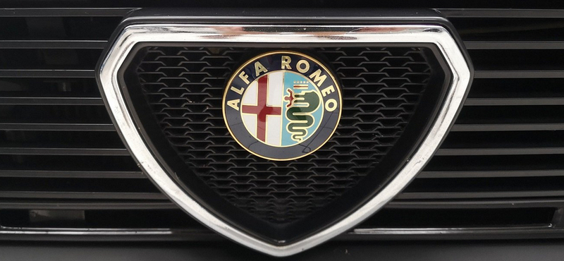 Irány vissza 1985-be! Szuperritka régi sportos Alfa Romeo vár új gazdára