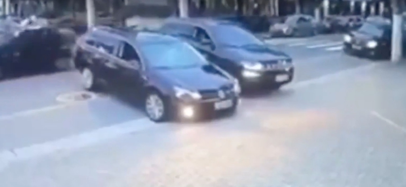 Instant karma: keménykedett a Volkswagen-sofőr, 5 másodperc alatt megbánta – videó