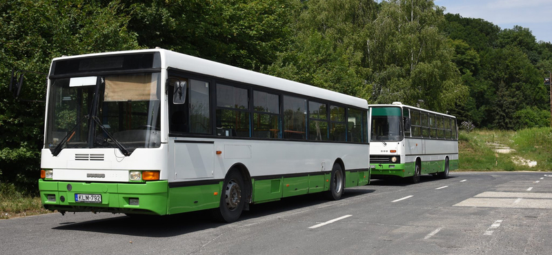 Újabb két legendás Ikarus-busszal bővült a közlekedési múzeum gyűjteménye – fotó