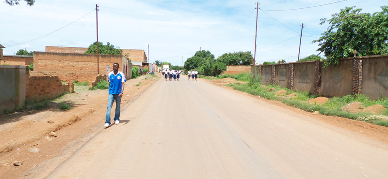 Két magyar vállalkozó épít világkereskedelmi szempontból is jelentős utat Afrikában